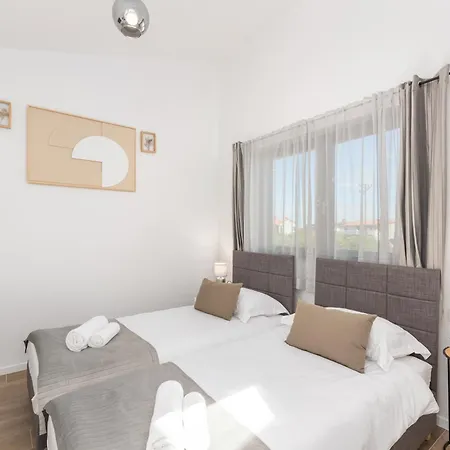 Holiday home New Casa Familia With Frontyard, Backyard And Great Bbq!