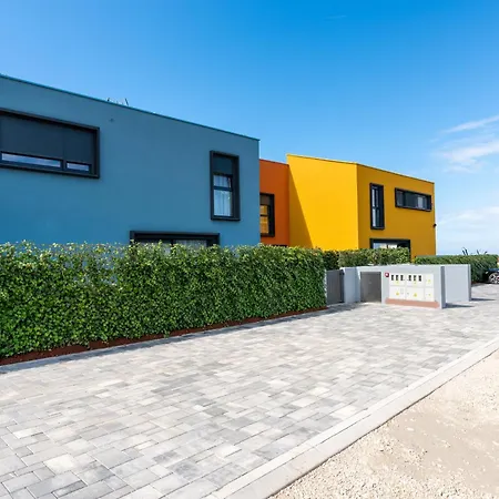 Feriehus New Casa Familia With Frontyard, Backyard And Great Bbq! Poreč