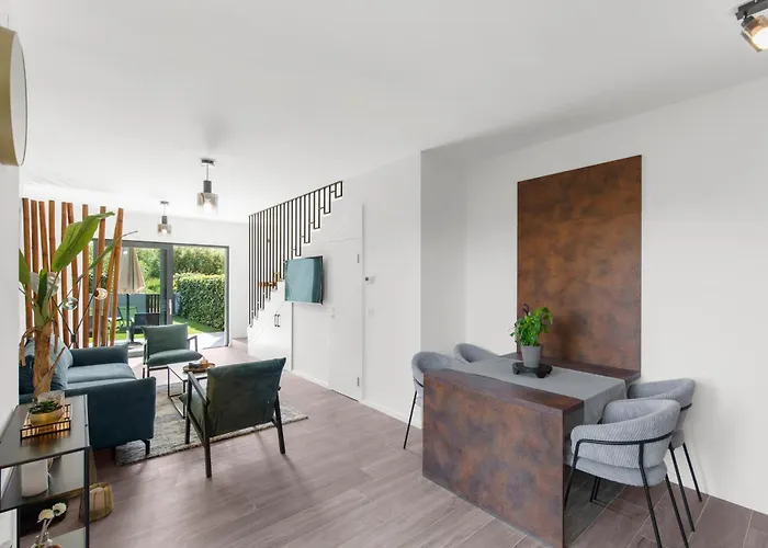 Nyaraló New Casa Familia With Frontyard, Backyard And Great Bbq!