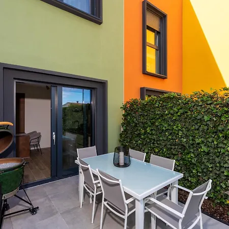 New Casa Familia With Frontyard, Backyard And Great Bbq! * Poreč