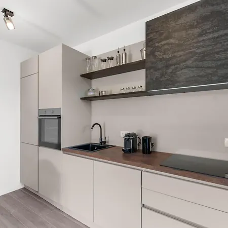 New Casa Familia With Frontyard, Backyard And Great Bbq!