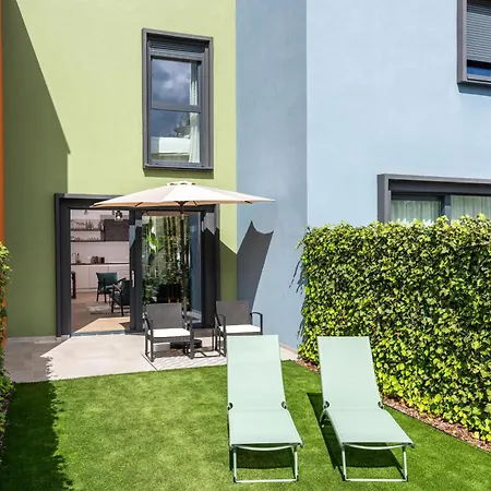 New Casa Familia With Frontyard, Backyard And Great Bbq! Ferienhaus