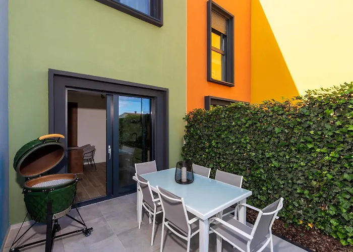 New Casa Familia With Frontyard, Backyard And Great Bbq! * Poreč