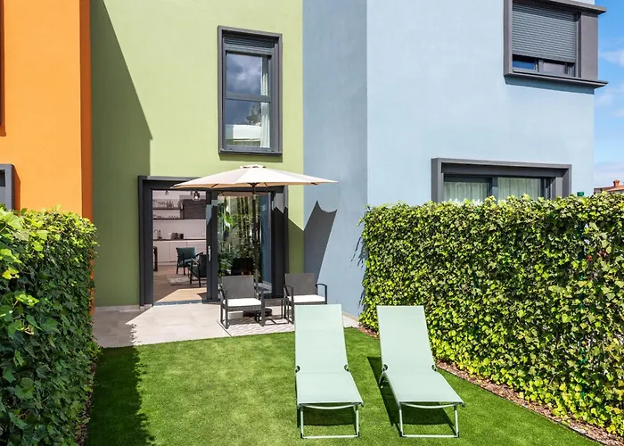 New Casa Familia With Frontyard, Backyard And Great Bbq! Ferienhaus