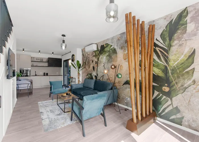 New Casa Familia With Frontyard, Backyard And Great Bbq! Poreč