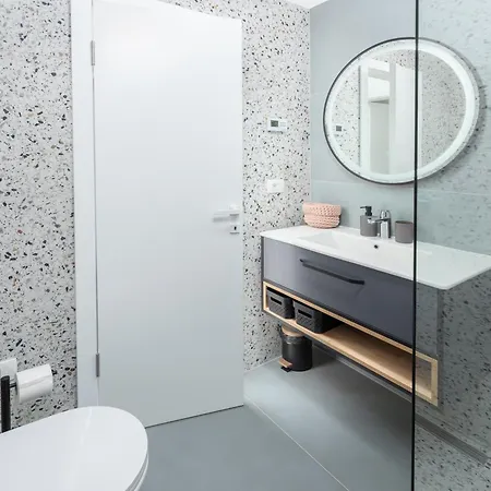 Vakantiehuis New Casa Familia With Frontyard, Backyard And Great Bbq!